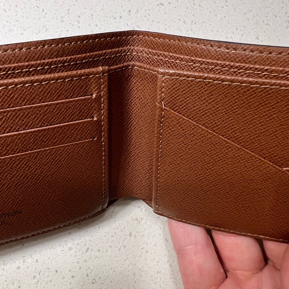 Louis Vuitton wallet - Picture 8 of 16